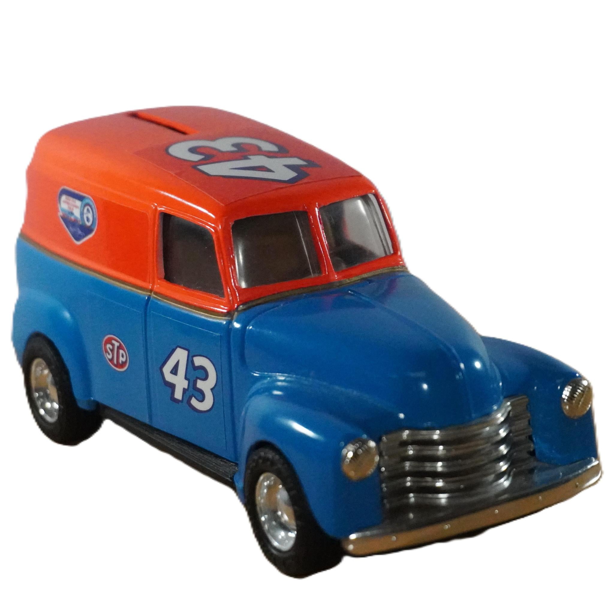 Die Cast: Richard Petty #43 ERTL 1950 Chevy Panel Truck Bank 1:25 Scale