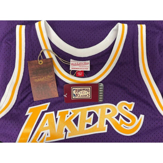 Autograph Basketball Jersey: Magic Johnson - Lakers
