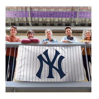 Flag: New York Yankees Pinstripe - Deluxe 3'x5'