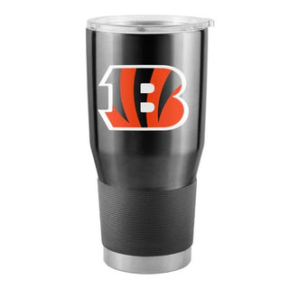 This 30 oz. Cincinnati Bengals Black Gameday Stainless Steel Tumbler is your go-to companion for any adventure! With its double-walled and vacuum insulated construction, your drinks will stay hot or cold all day. Handle with ease - its ergonomic tapered silhouette and silicone grip make it a cinch. Plus, no flavor change - so you can cheers to the Bengals with no worries! Hand wash only.