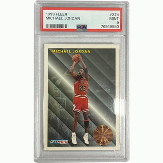 Michael Jordan 1993 Fleer #224 PSA 9  This rare collectible gives you a piece of basketball history: the 1993 Fleer card of basketball legend Michael Jordan, certified with a PSA Grade 9! Add this timeless item to your collection for an unrivaled display of passion and enthusiasm.