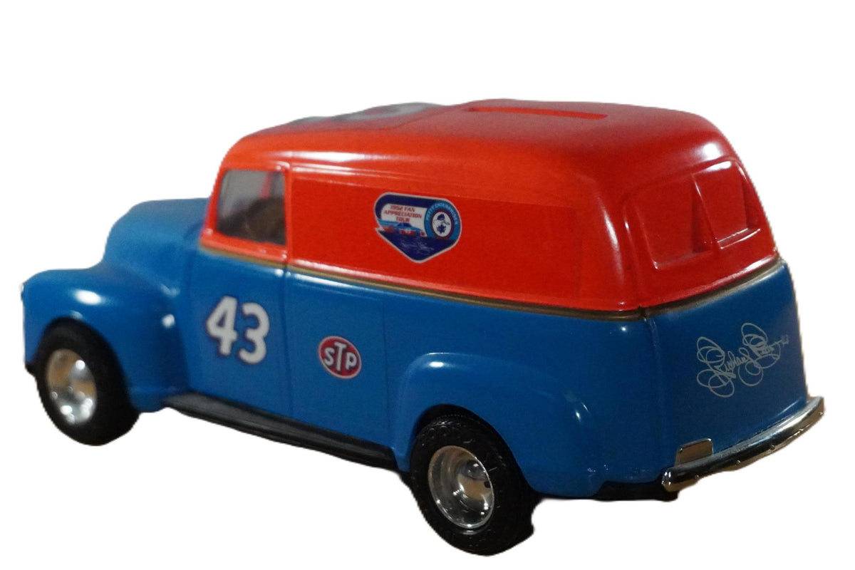 Die Cast: Richard Petty #43 ERTL 1950 Chevy Panel Truck Bank 1:25 Scale