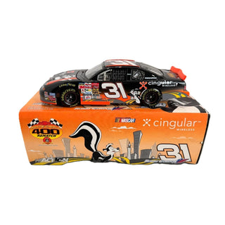 Die Cast 1:24 Scale: Robby Gordon #31 2002 Cingular/Looney Tunes Rematch Monte Carlo - Action Racing