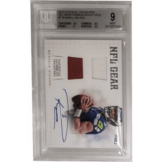 Russell Wilson: 2021 National Treasures NFL Gear Combos Signatures #7 Beckett 9